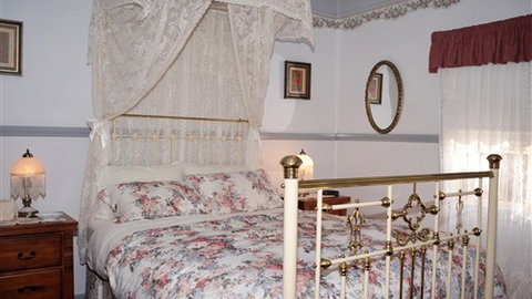 Cuddledoon Cottages B&B - Whitsundays Accommodation 0