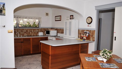 Cuddledoon Cottages B&B - Whitsundays Accommodation 2