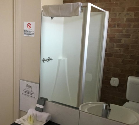 Bridges On Meninya Motel & Apartments - Whitsundays Accommodation 2