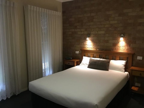 Bridges On Meninya Motel & Apartments - Whitsundays Accommodation 3