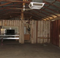 TreeTops Log Cabin - Whitsundays Accommodation