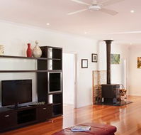 Lithgow Falls - Whitsundays Accommodation