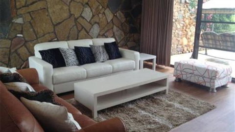 Jacks Villa - Whitsundays Accommodation 0