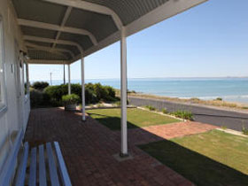 Beachside Cottage - Whitsundays Accommodation 3