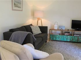 Driftwood House - Whitsundays Accommodation 2