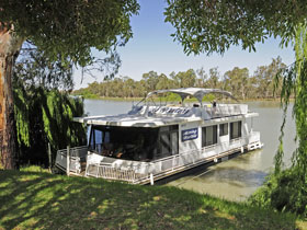 Boats And Bedzzz - The Murray Dream Self-contained Moored Houseboat - Whitsundays Accommodation 0