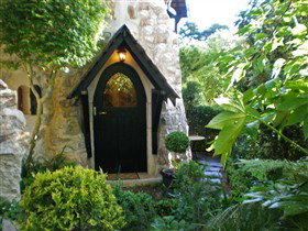 The Castle Keep B&B At Thorngrove - Whitsundays Accommodation 2