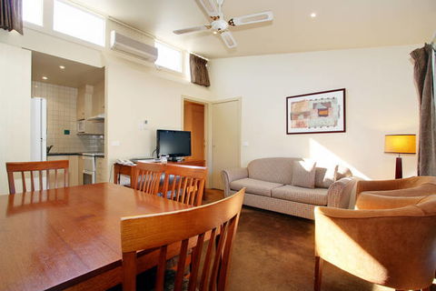 Alzburg Resort - Whitsundays Accommodation 0