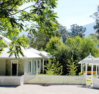 Amelina Cottages - Whitsundays Accommodation