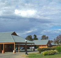 Bishop's Lodge Motor Inn - Whitsundays Accommodation