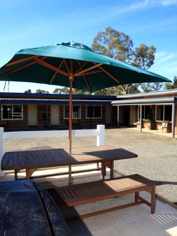 Chalambar Motel - Whitsundays Accommodation 3