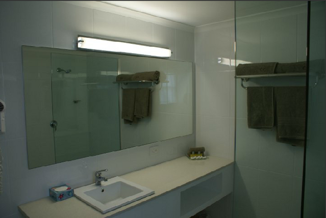 Coopers Colonial Motel - Whitsundays Accommodation 1