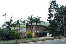 Coopers Colonial Motel - Whitsundays Accommodation 3