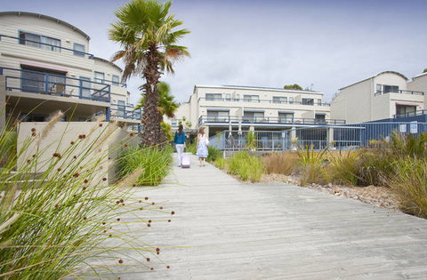 Corrigans Cove - Whitsundays Accommodation 2