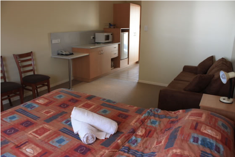 Country Roads Motor Inn - Gayndah - Whitsundays Accommodation 4