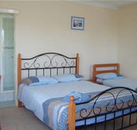Beale's BedFish  Breakfast - Whitsundays Accommodation
