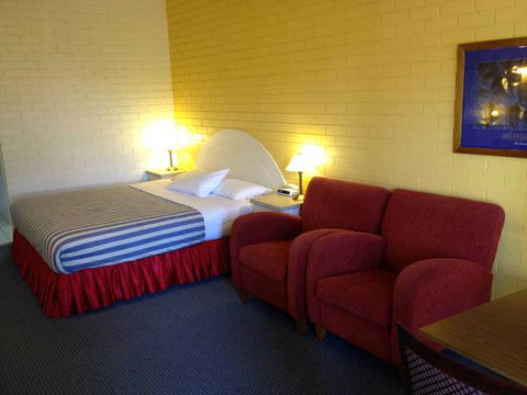 Econo Lodge Statesman Ararat - Whitsundays Accommodation 4