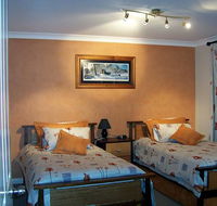 Elm Cottage - Tumut - Whitsundays Accommodation