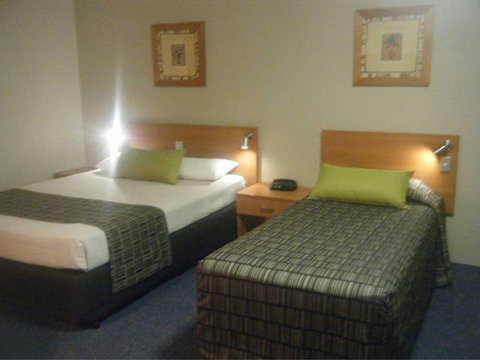 Galaxy Motel - Whitsundays Accommodation 1