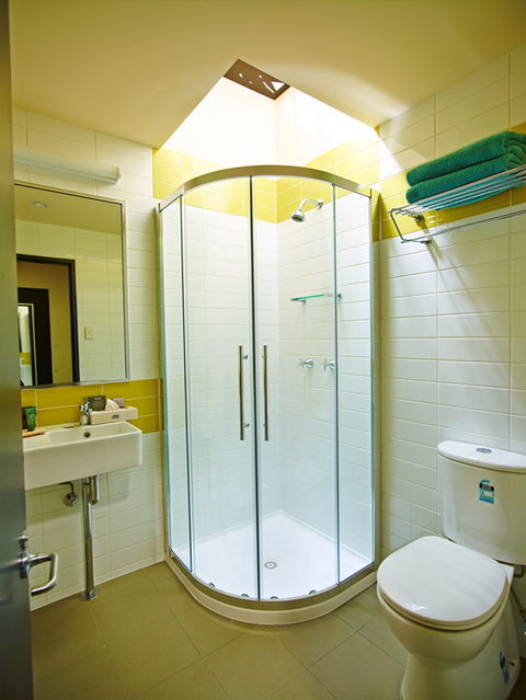 Kakadu Crocodile Hotel - Whitsundays Accommodation 0