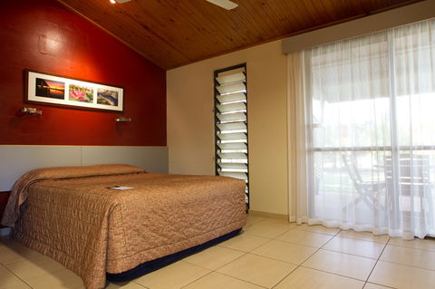 Kakadu Crocodile Hotel - Whitsundays Accommodation 2