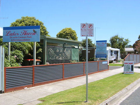 Lakes Haven Caravan Park - Whitsundays Accommodation 1