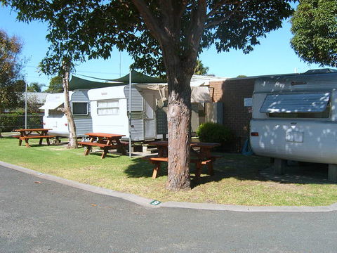 Lakes Haven Caravan Park - Whitsundays Accommodation 0
