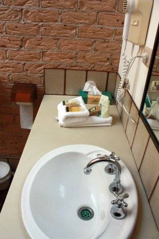 Lookout Motor Inn - Whitsundays Accommodation 1