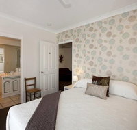 Mt Coolum Retreat 'A Bed  Breakfast' - Whitsundays Accommodation