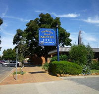 Nicholas Royal Motel - Whitsundays Accommodation