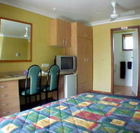 Palm Valley Motel - Whitsundays Accommodation