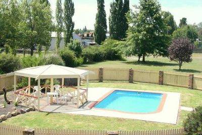 Rest Point Motor Inn And Hereford Steakhouse - Whitsundays Accommodation 3