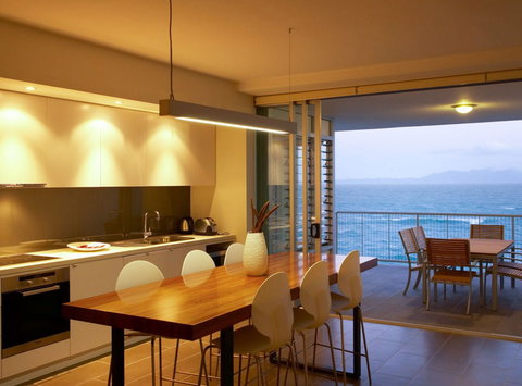 Grand Mercure Apartments Magnetic Island - Whitsundays Accommodation 3