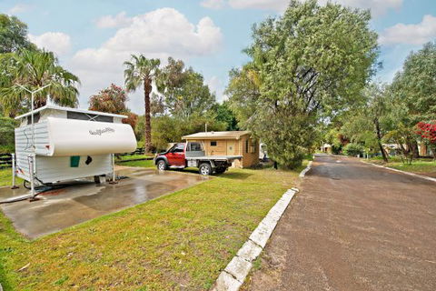 Acclaim Pine Grove Holiday Park - Whitsundays Accommodation 10