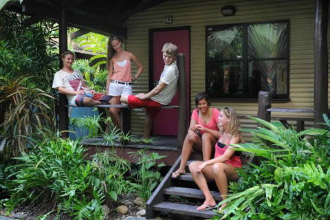 Airlie Beach Magnums Backpackers - Whitsundays Accommodation 2