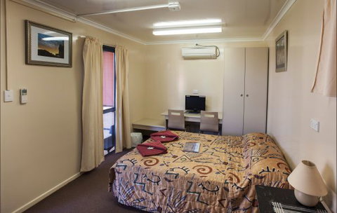 Curtin Springs Wayside Inn - Whitsundays Accommodation 17