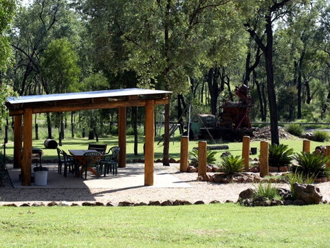 Rubyvale Motel & Holiday Units - Whitsundays Accommodation 3