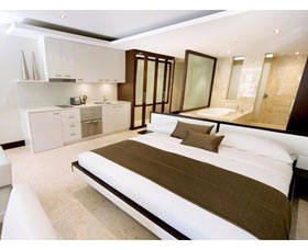 Sandalwood Van & Leisure Park - Whitsundays Accommodation 1