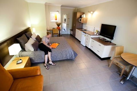 Spinifex Motel & Serviced Apartments - Whitsundays Accommodation 6