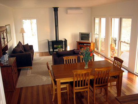 Strath Valley View B And B - Whitsundays Accommodation 0
