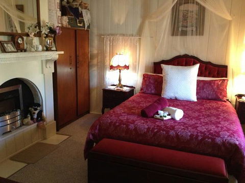 Tenterfield Luxury Historic C1895 Cottage - Whitsundays Accommodation 1