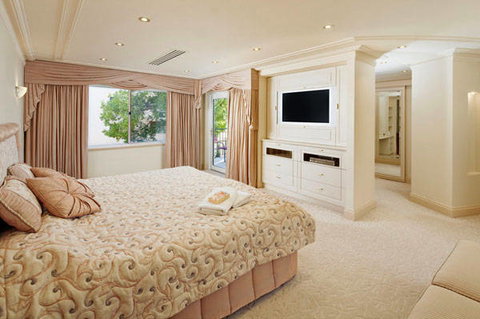 The Peninsula - Riverside Serviced Apartments - Whitsundays Accommodation 9