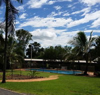 Farmgate Backpackers - Whitsundays Accommodation