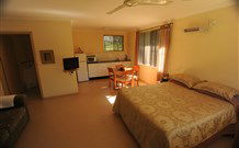 Ned's Bed Horse And Dog-Otel - Clybucca - Whitsundays Accommodation 0