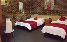 Squatters Homestead Motel - Casino - Whitsundays Accommodation 3