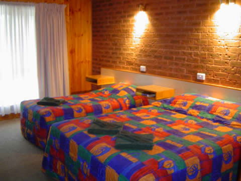 Country Roads Motor Inn - Narrandera - Whitsundays Accommodation 3