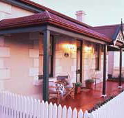 Eliza Cottage - Whitsundays Accommodation