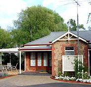 Amble In Self Contained Accommodation - Garden Retreat B  B - Whitsundays Accommodation