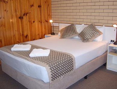 Binalong Motel - Whitsundays Accommodation 1