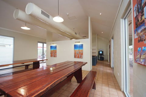Ayers Rock - Outback Pioneer Lodge - Whitsundays Accommodation 6